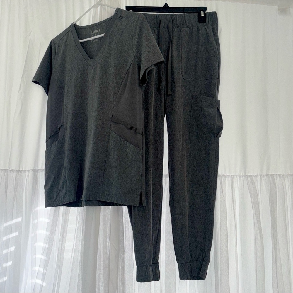 Hanes Comfort Fit jogger set Ebony Heather Gray Scrubs. Small. NEW